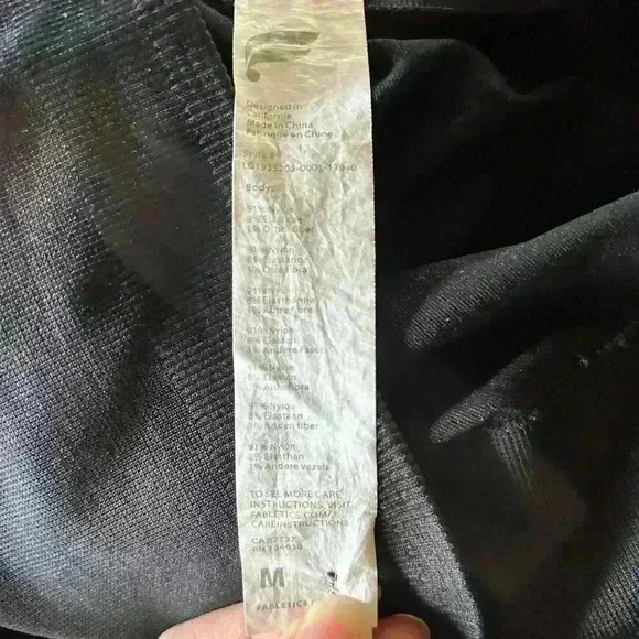 Black Fabletics high wasted leggings with side panel, size medium - Picture 6 of 6